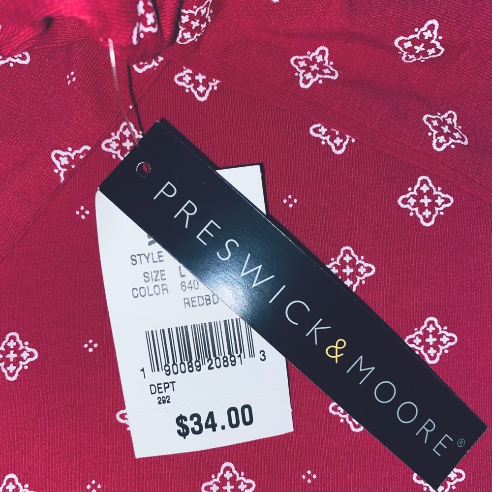 PRESWICK & MOORE VNECK TOP.  NEW - Picture 3 of 4